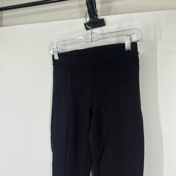 Alo Yoga Airbrush High-Waist Enso Leggings in Black - Picture 3 of 7